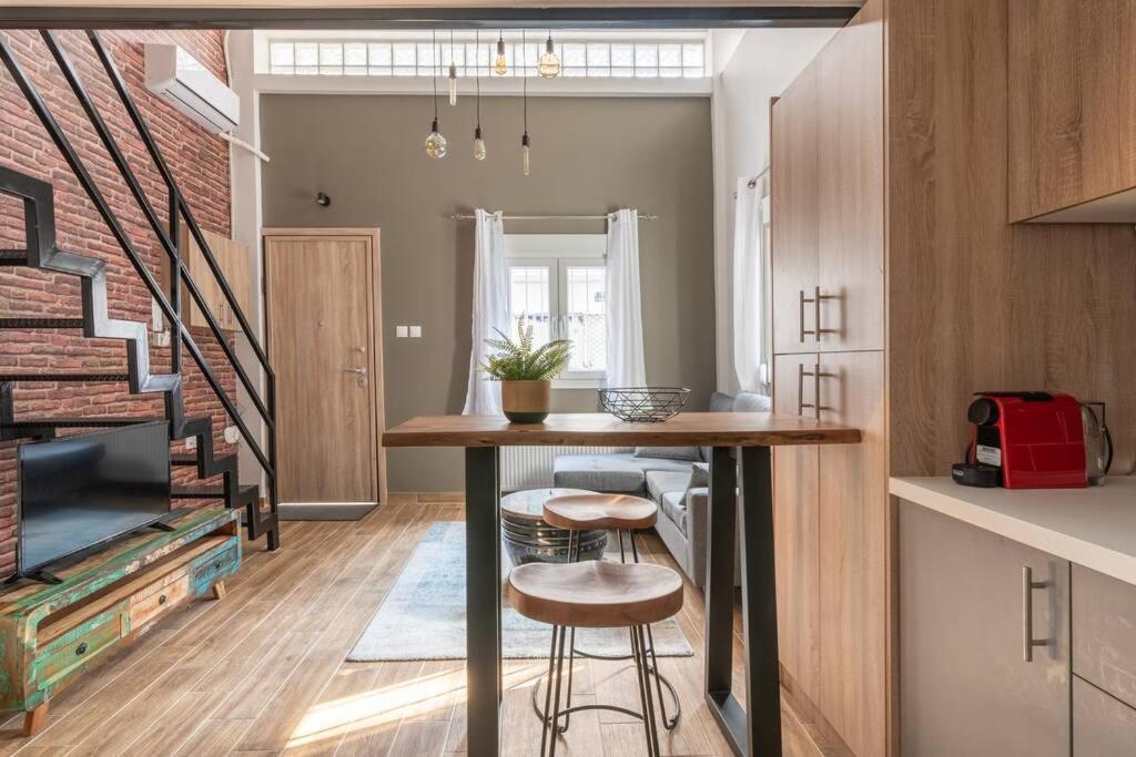 Industrial Loft Near Seaside W 200Mbps Apartment Солун Екстериор снимка