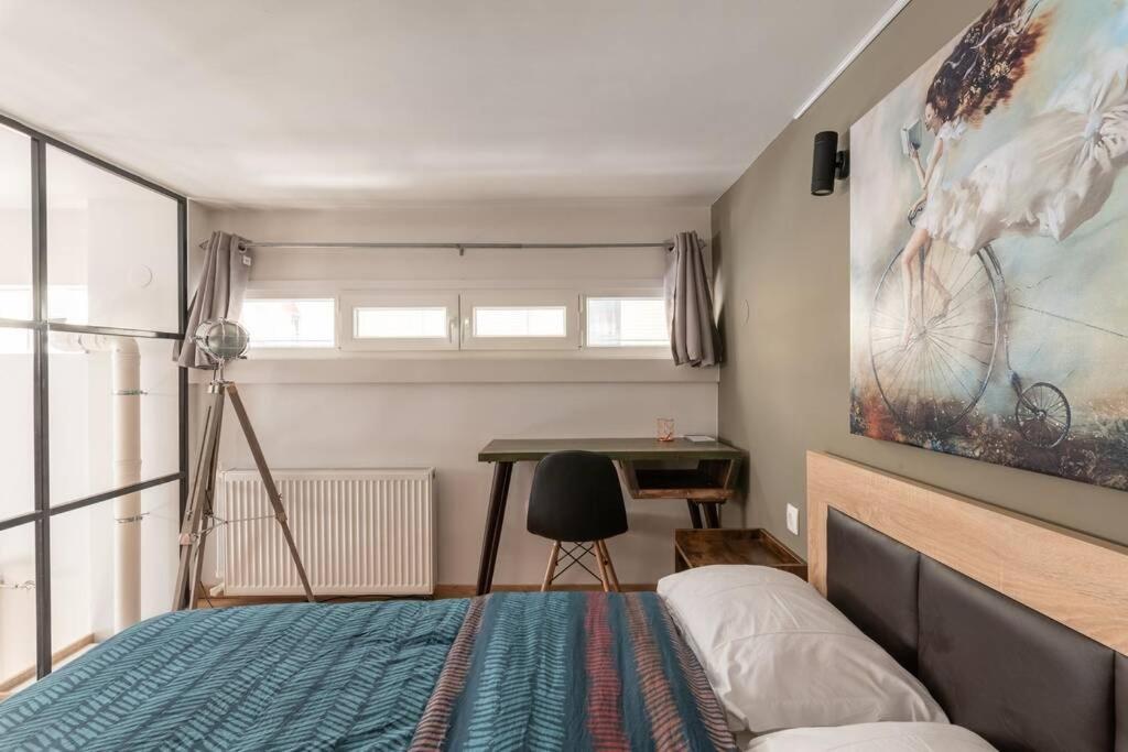 Industrial Loft Near Seaside W 200Mbps Apartment Солун Екстериор снимка