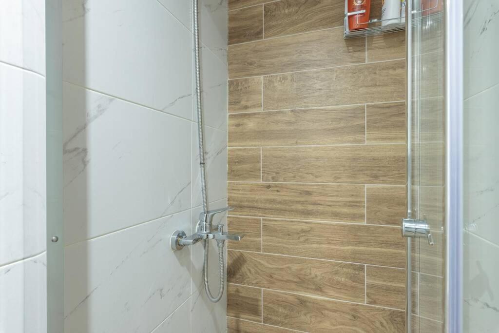 Industrial Loft Near Seaside W 200Mbps Apartment Солун Екстериор снимка
