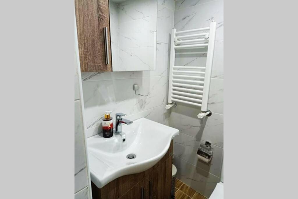Industrial Loft Near Seaside W 200Mbps Apartment Солун Екстериор снимка